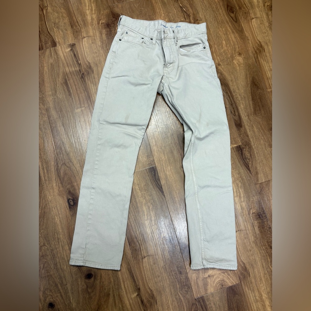 Old Navy Adult men’s size 30x32, khaki, straight built in flex